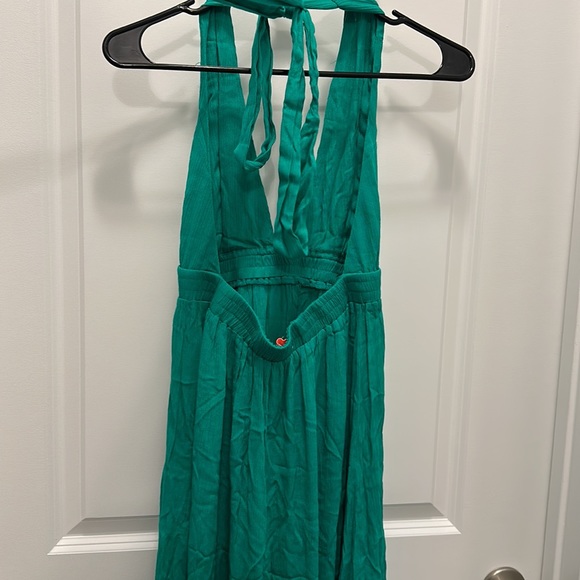 NWT Renamed Open back Maxi dress. Size Small. Green. Front slit. - Picture 4 of 6